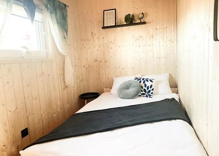 Ostoja Leśna Z Widokiem Na Góry Swiecie (Lower Silesia)